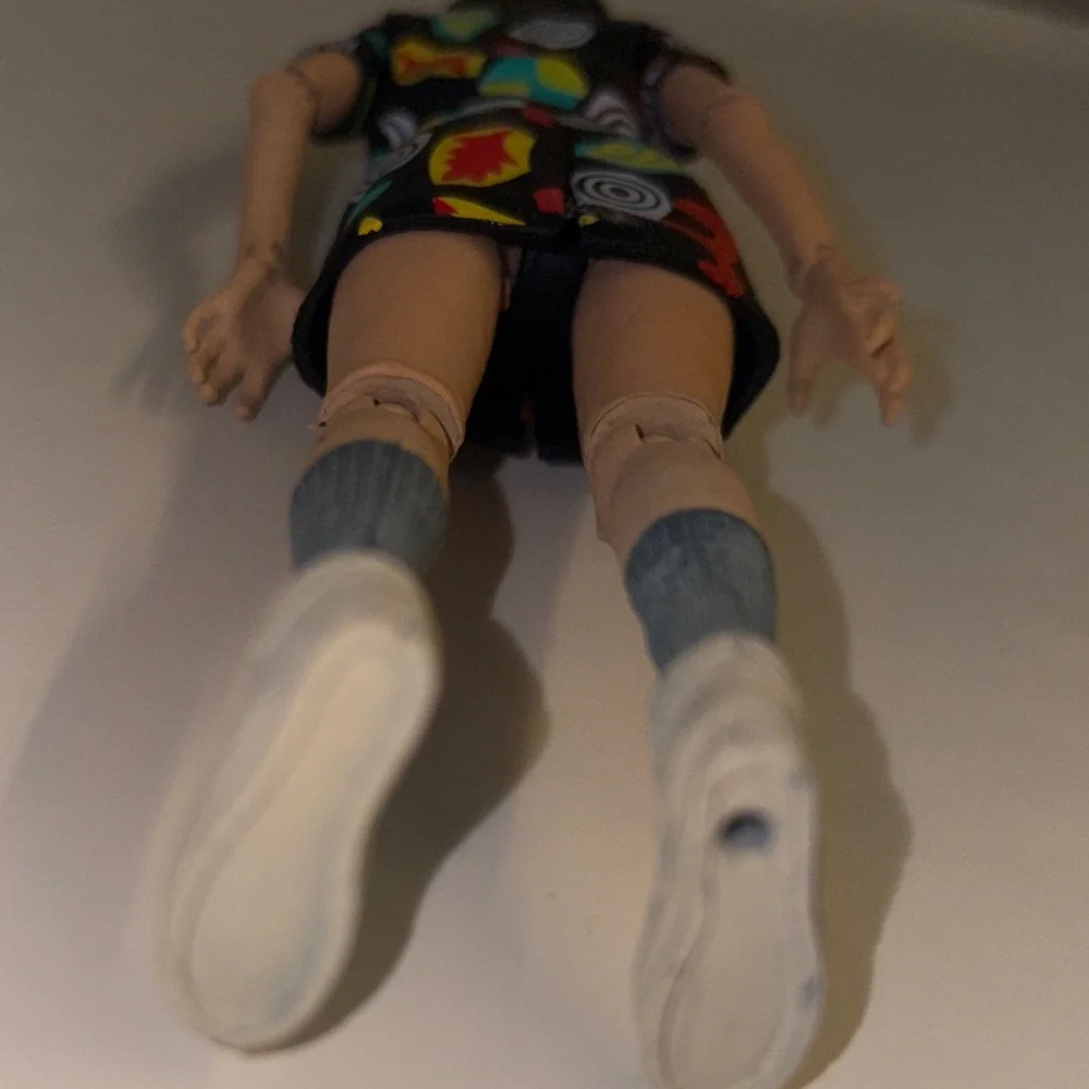 MCFARLANE STRANGER THINGS 4 DELUXE 7" FIGURES - ELEVEN SEASON 3 OUTFIT - Picture 3 of 3